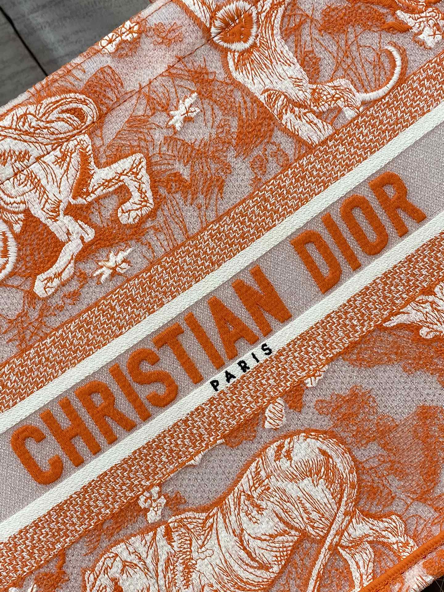 Dior