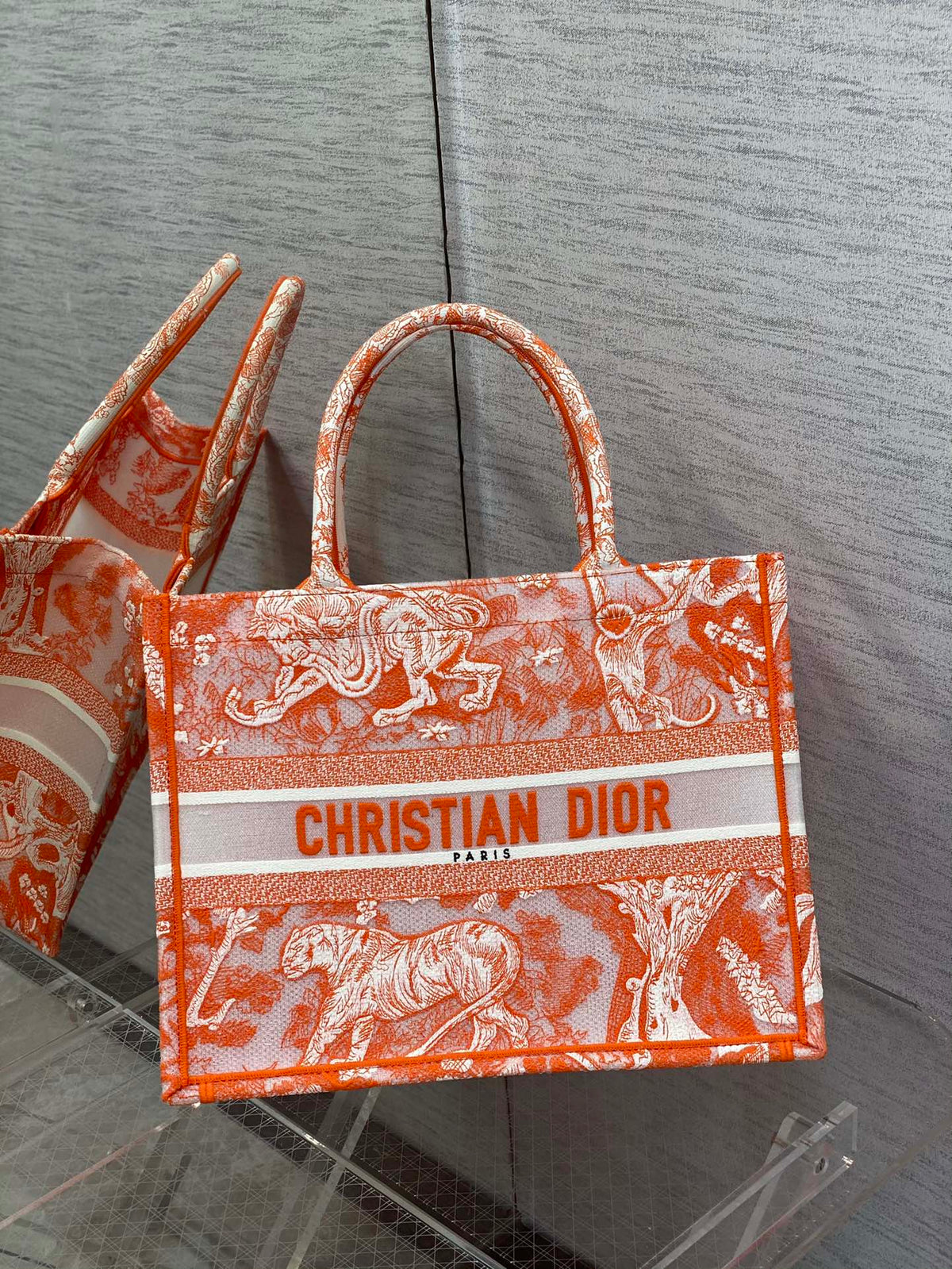 Dior