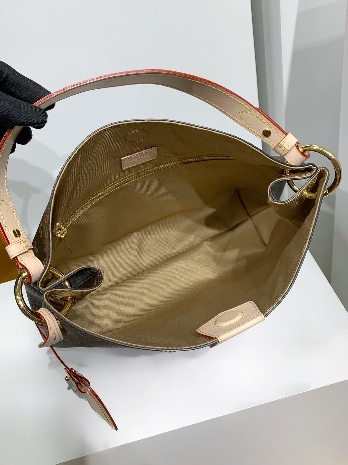 Graceful Vuitton