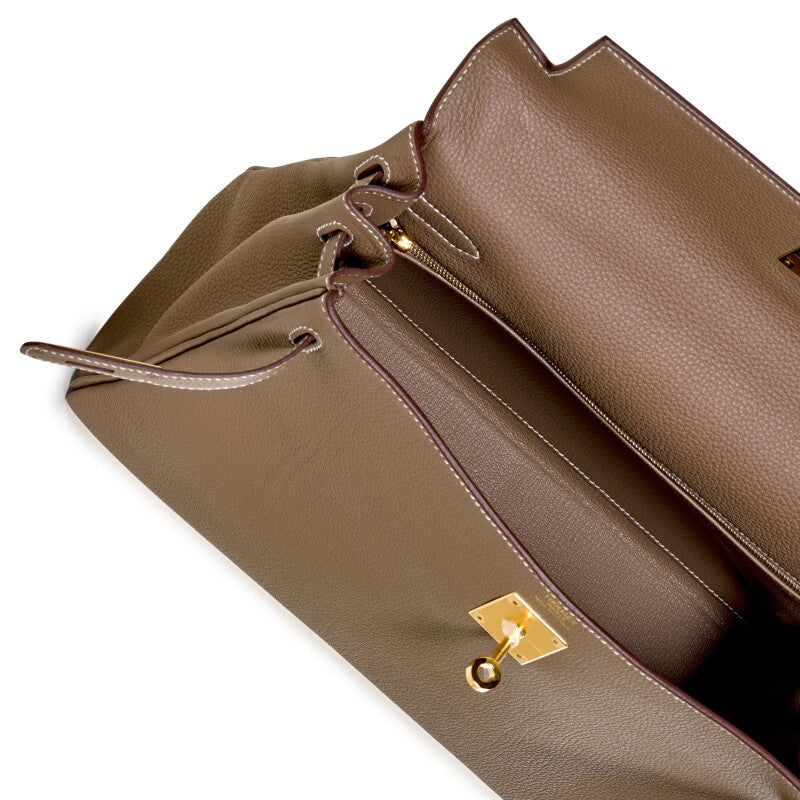 Hermès
Etoupe Togo Kelly 32 Retourne Gold Hardware, 2022