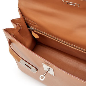 Hermès
Naturelle Vache Kelly Sellier 32 Palladium Hardware, 2001