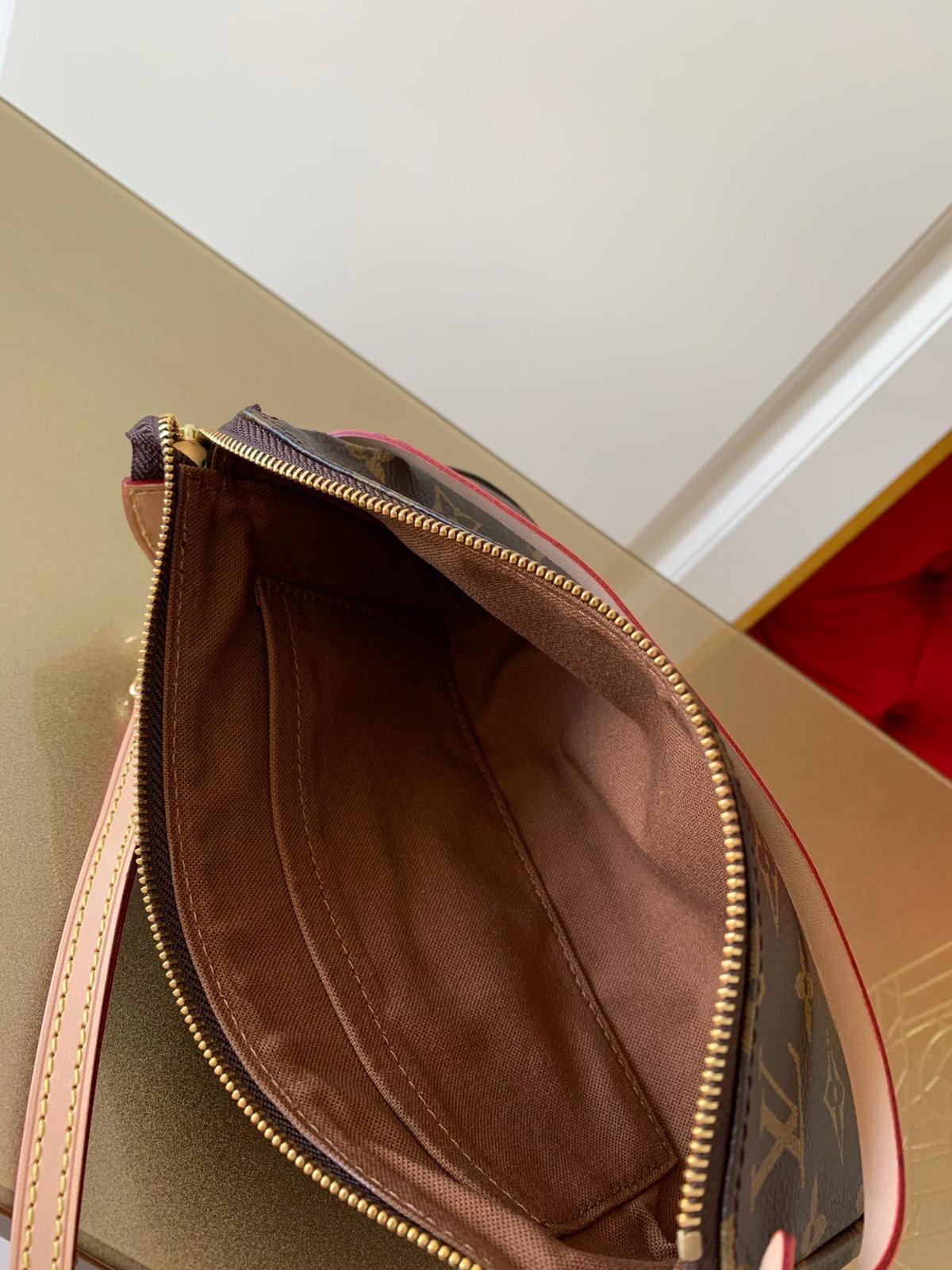 LOUIS VUITTON POCHETTE ACCESSOIRES NM