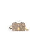 M46596 Pochette Métis East West