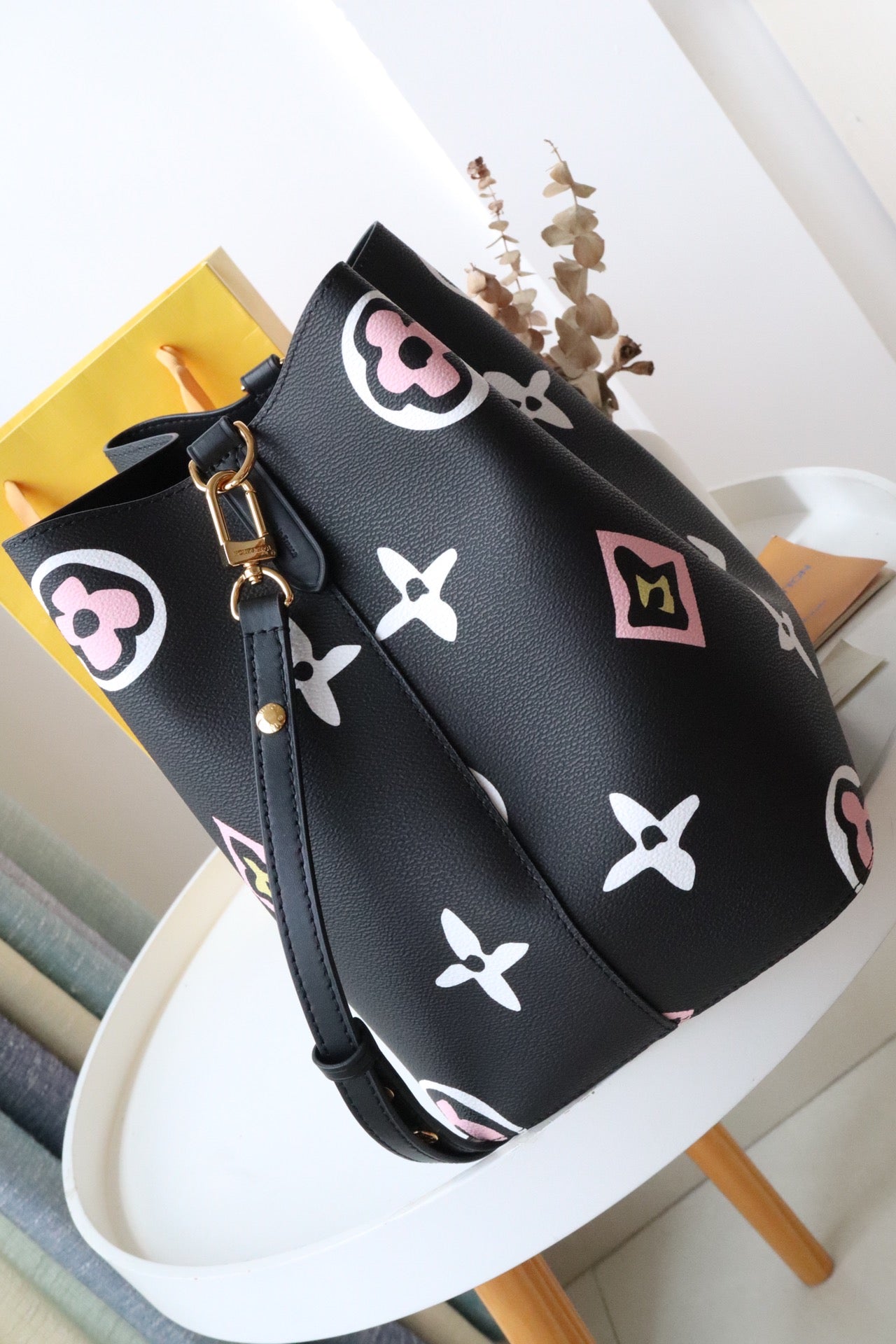 Bag Louis vuitton  NÉONOÉ